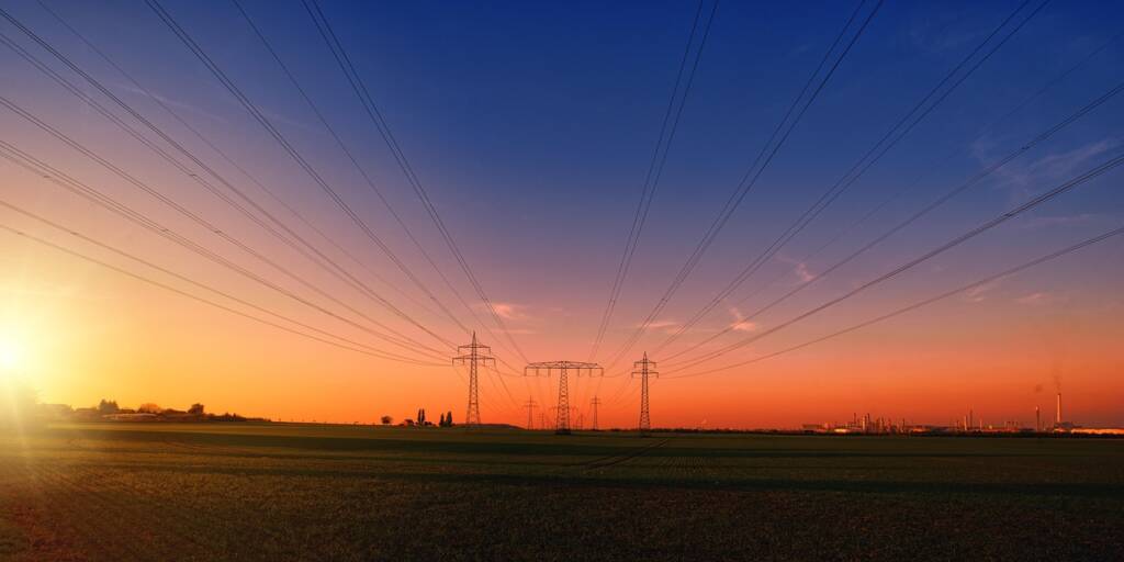 ¿Qué acciones generan Certificados de Ahorro Energético en el sector servicios?